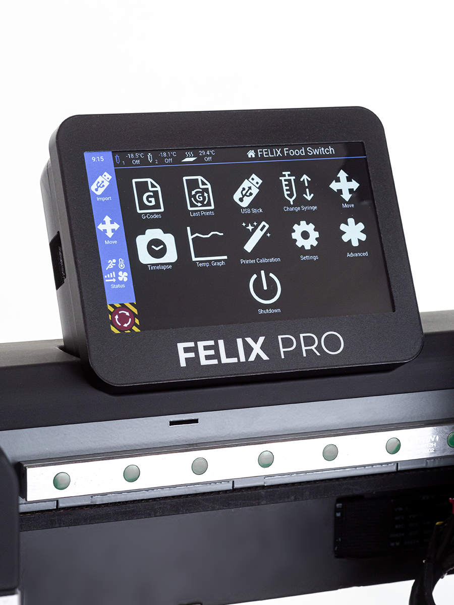 	Close-up touch display on Felix 3D food printer – intuitive touchscreen control for any 3D food-printing workflow